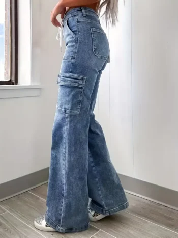 Multi-Pocket, Comfy & Chic: The New 2025 Straight-Leg Jeans